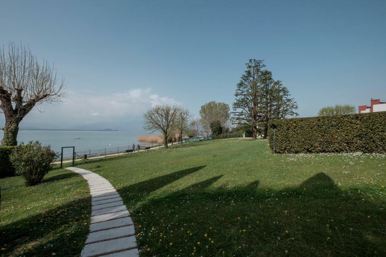 Residence Holiday Sirmione B8 Εξωτερικό φωτογραφία